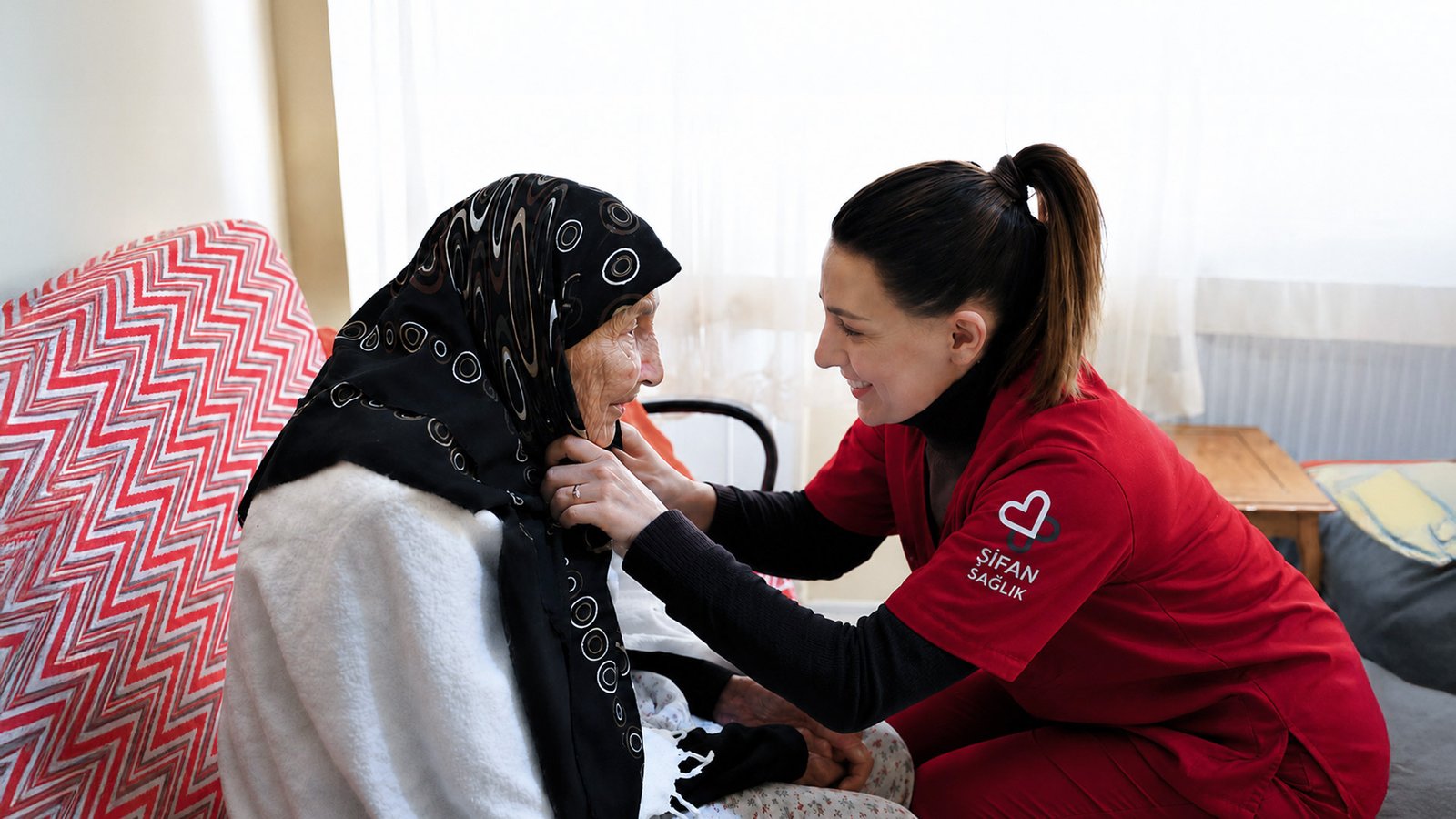 Evde Hasta Bakımı Hizmeti Nedir? Kimler Alabilir?